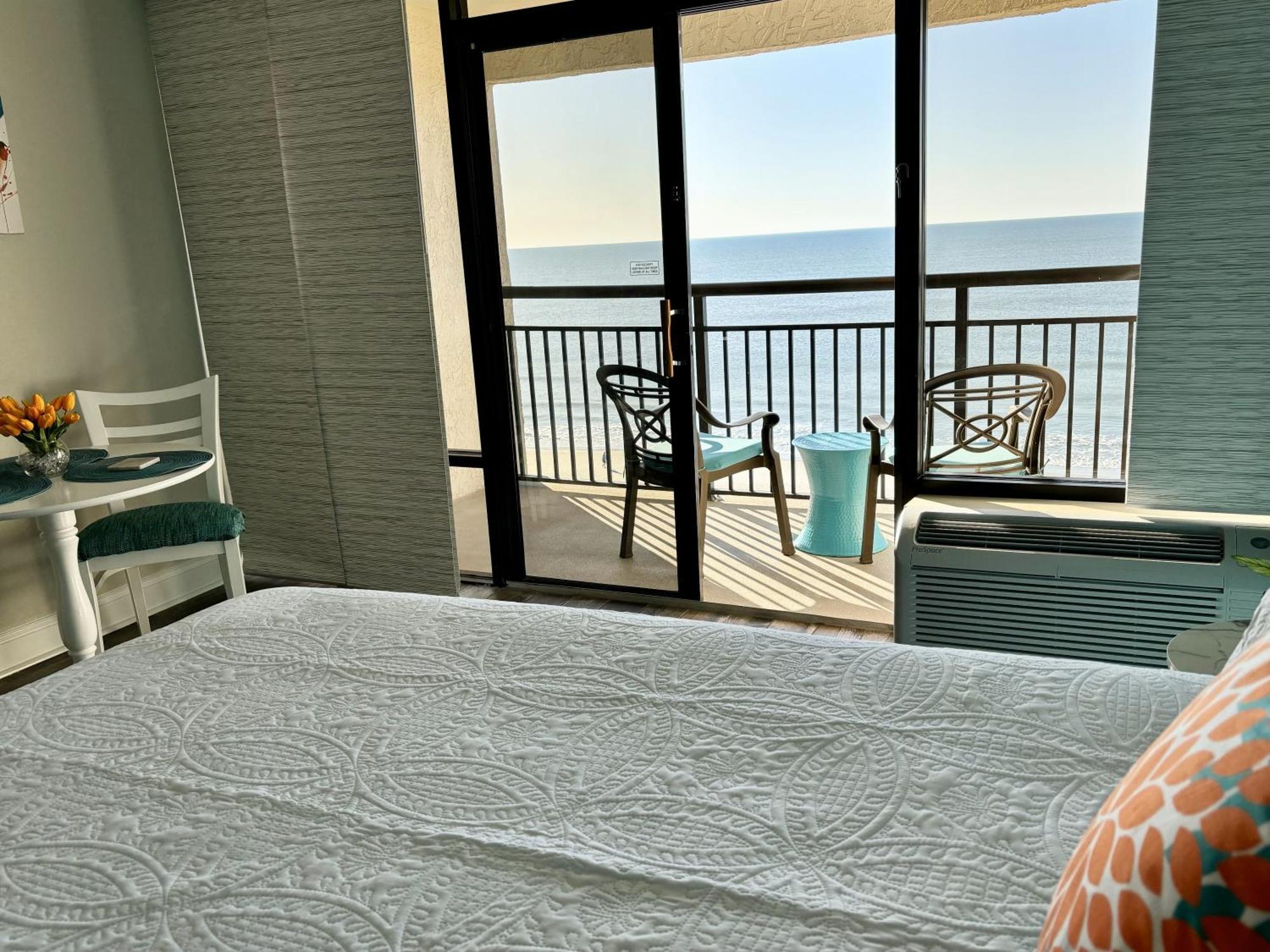 מירטל ביץ' Sea La Vie Oceanfront Studio מראה חיצוני תמונה